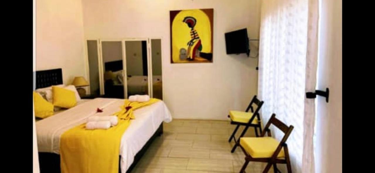 Hotel Hibiscus House Gambia Brufut Exterior foto