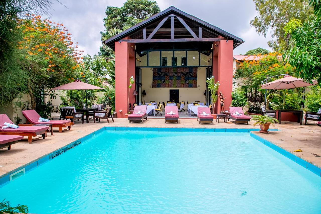 Hotel Hibiscus House Gambia Brufut Exterior foto