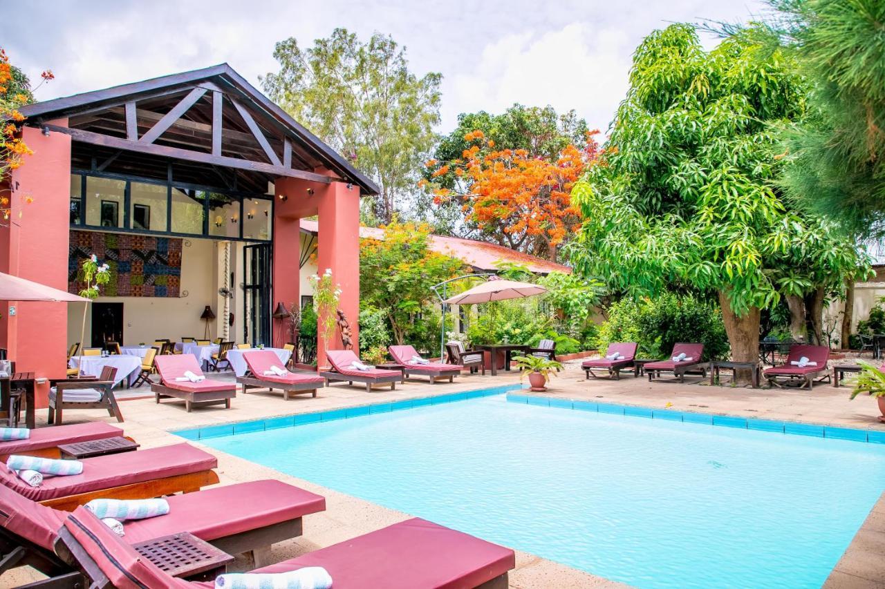 Hotel Hibiscus House Gambia Brufut Exterior foto