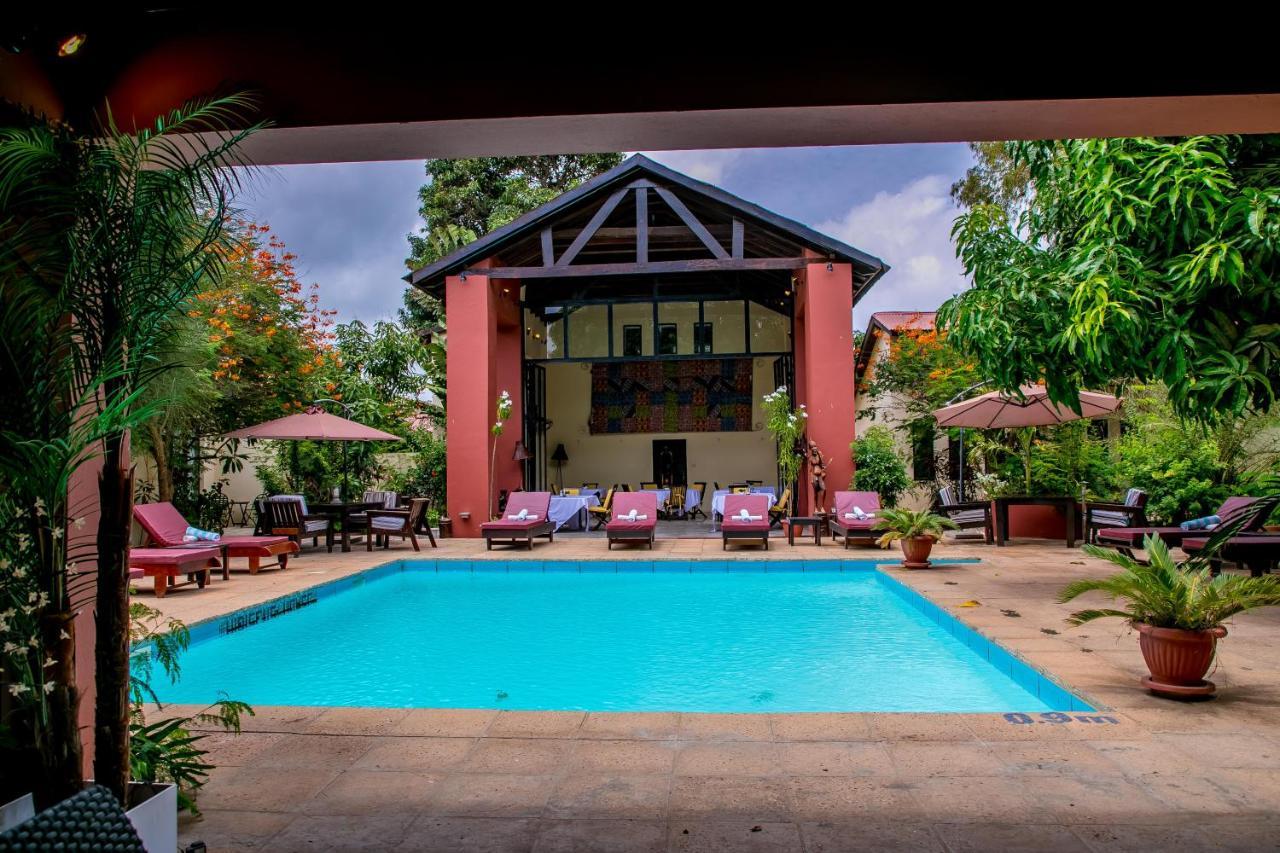 Hotel Hibiscus House Gambia Brufut Exterior foto