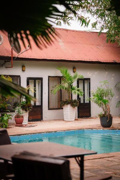 Hotel Hibiscus House Gambia Brufut Exterior foto