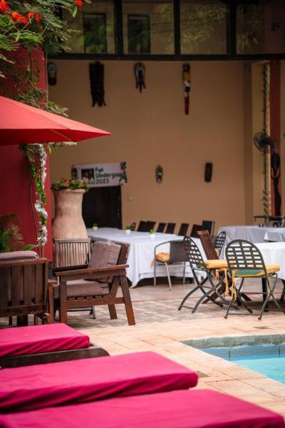 Hotel Hibiscus House Gambia Brufut Exterior foto