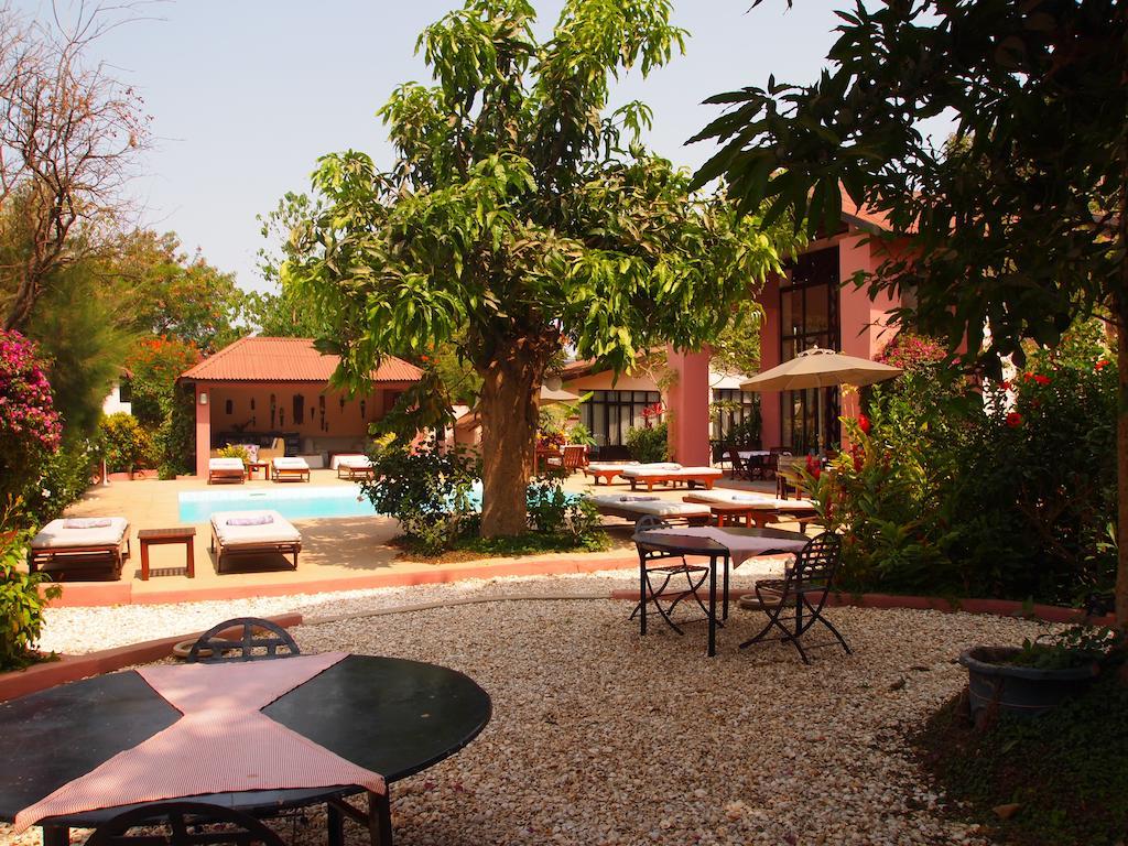 Hotel Hibiscus House Gambia Brufut Exterior foto
