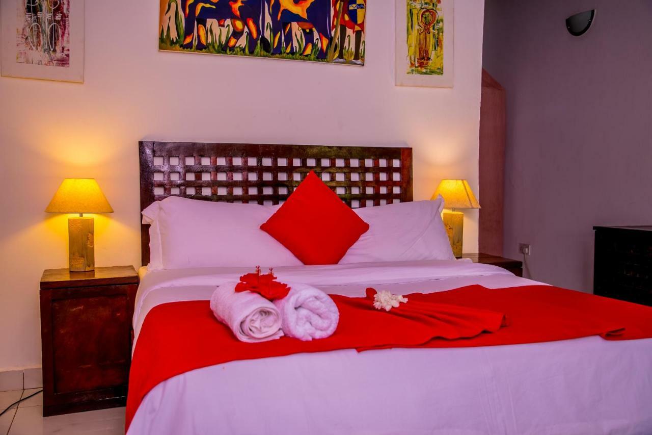 Hotel Hibiscus House Gambia Brufut Exterior foto