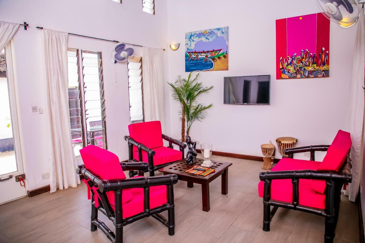 Hotel Hibiscus House Gambia Brufut Exterior foto