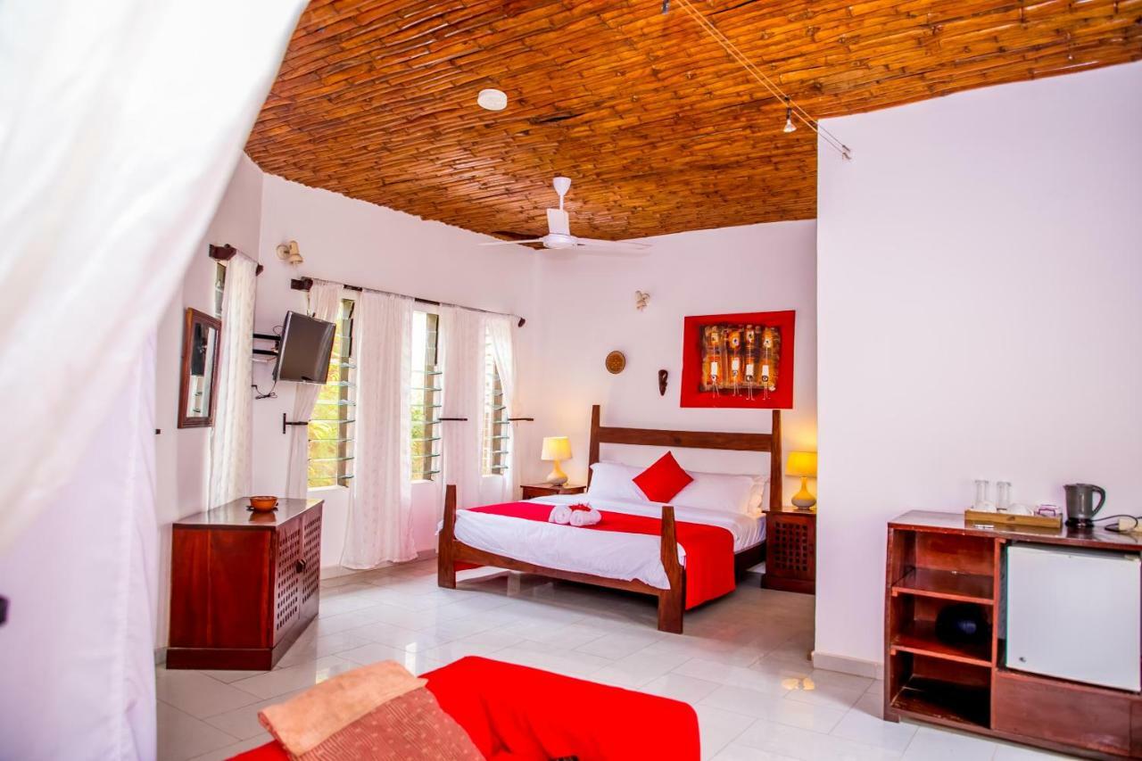 Hotel Hibiscus House Gambia Brufut Exterior foto