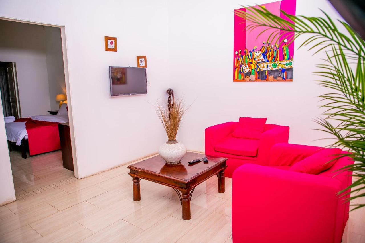Hotel Hibiscus House Gambia Brufut Exterior foto
