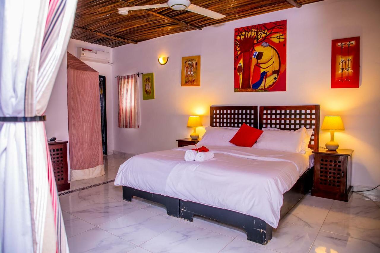 Hotel Hibiscus House Gambia Brufut Exterior foto