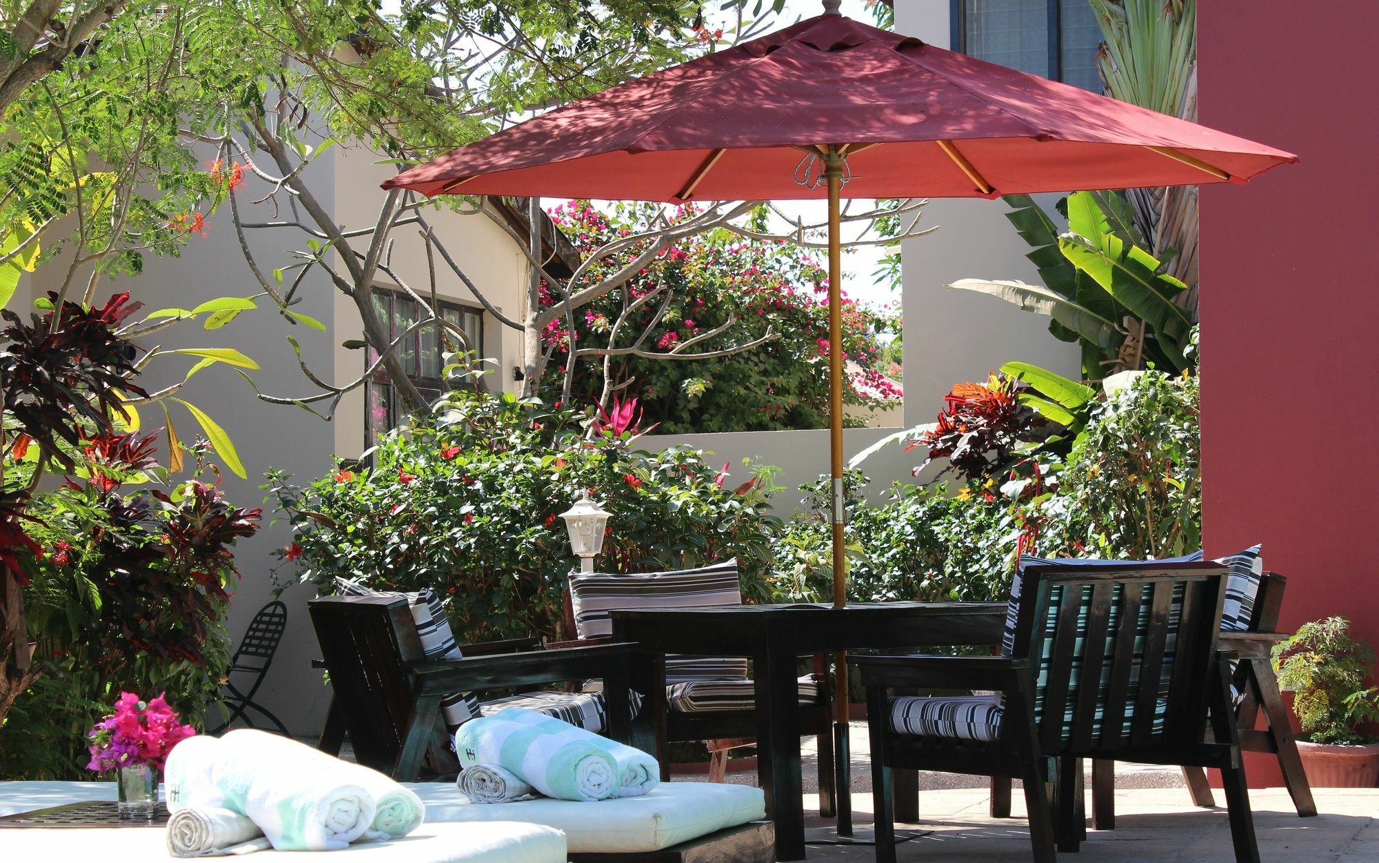 Hotel Hibiscus House Gambia Brufut Exterior foto